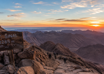 Mt Sinai Hike: Complete Travel Guide